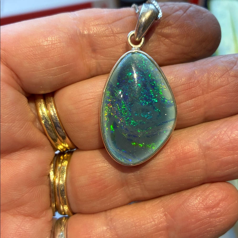Beautiful large 925 opal pendant with 925 chain